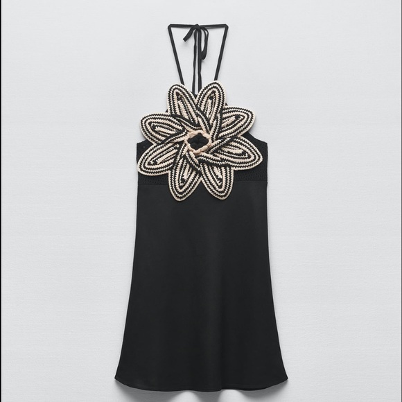 ZARA BLOGGERS FAVORITE FLOWER CROCHET KNIT DRESS - Picture 16 of 17